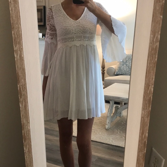 White bell sleeved/crochet dress - Picture 2 of 4